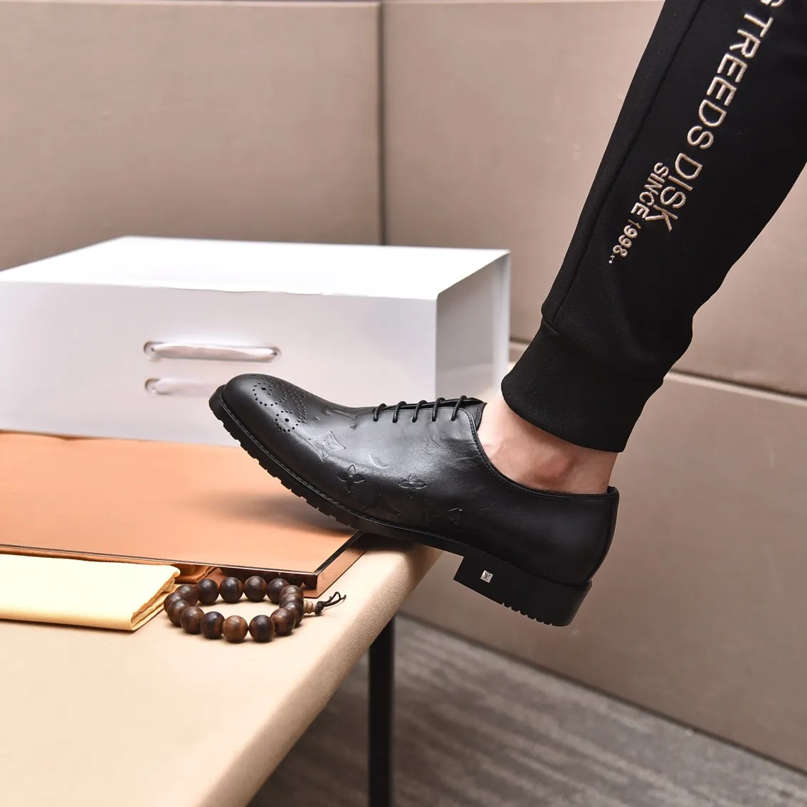 Men's shoes💰480📛📛【LOUIS VUITTON】(Quan Niu Li) Louis Vuitton 2023 official website synchronized new products👟Milan fashion catwalk style🇰🇾🇰🇾LV family logo, celebrity style, a must-have for fashionistas⚠️First layer calfskin➕cowhide lining➕Official website original version special outsole👞Number 38-44